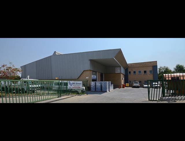 1,428M² WAREHOUSE TO LET IN LINBRO PARK